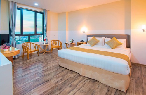 Mandalay Hotel | Gold Leaf Hotel