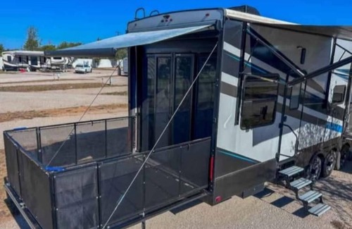 Phoenix Lake-Cedar Ridge House | Gold Rush Historic Location with Luxurious Recreational Vehicle with Porch