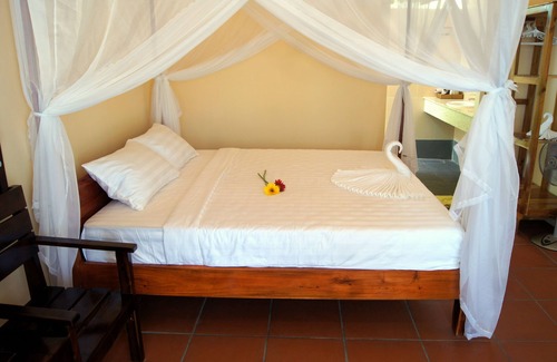 Cua Can Village Hotel | Gold Sand Beach Bungalow