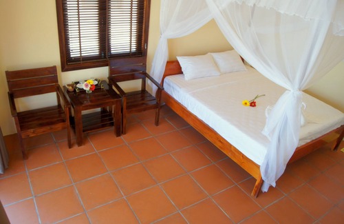 Cua Can Village Hotel | Gold Sand Beach Bungalow