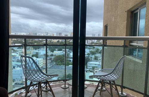 San Geronimo Apartment | GOLD Suite @Malecon Center WIFI NETFLIX AC