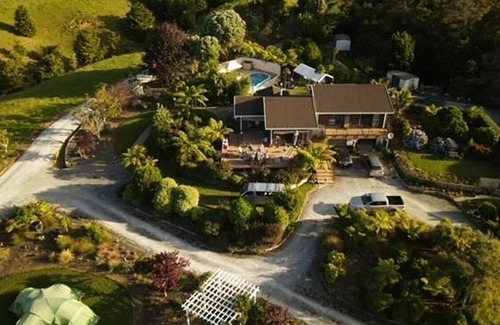 Motupipi House | Golden Bay Pool & Views; March & April availability 2023
