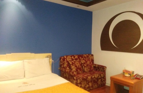 Gunsan Hotel | Golden Bee Motel