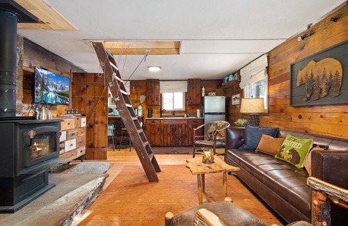 Coal Creek Cabin | Golden, Eldora. Lil Frying Pan Cabin Pets Welcome