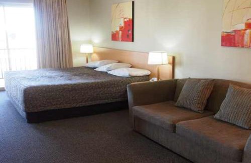 Hillvue Hotel | Golden Guitar Motor Inn