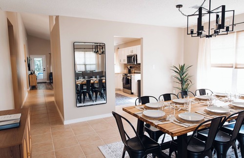 Crystal Beach House | Golden Hour Getaway-2 Minutes to Beach, Pool + Arcade, Sleeps 10, T-Swift Room