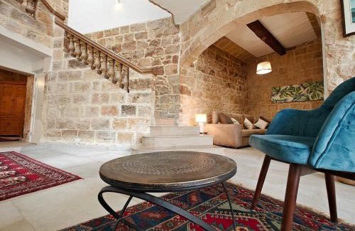 Birkirkara House | Golden House