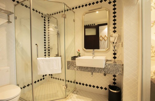 Hang Trong Hotel | Golden Legend Boutique Hotel