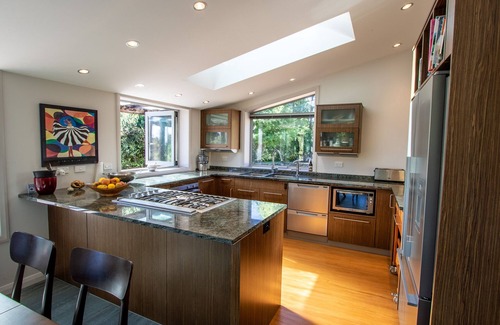 Rangihaeata House | Golden Paradise - Rangihaeata Holiday Home