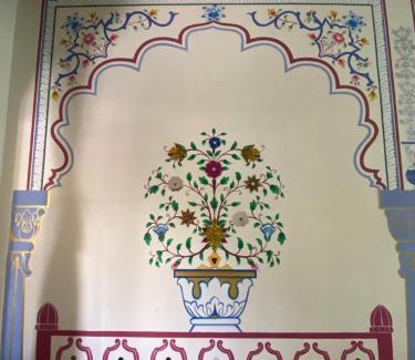 Malviya Nagar Bed & Breakfast | Golden Peacock Heritage Home Stay