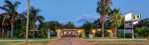 Peak Hill Hotel | Golden Peak Motel PeakHill