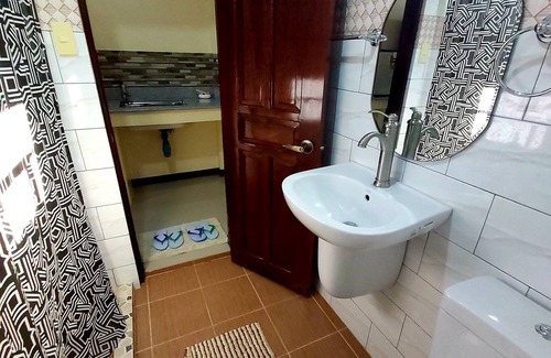 Puerto Princesa City Centre House | Golden Pension House