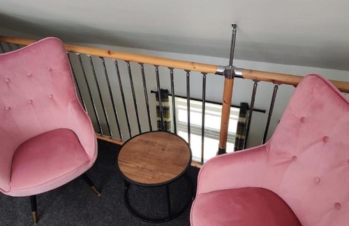 Ainley Top Apartment | Golden Plover at Plover Cottage Lindley