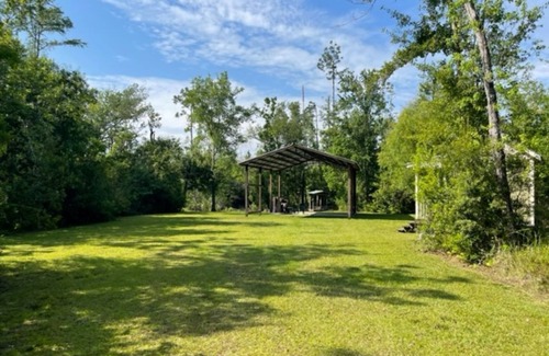 Clarksville RV Rental | Golden Retreat at Bear Creek