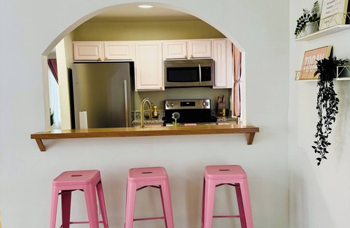 University District House | Golden Rose Townhome, 2br-2.5ba Near UofM/Highland Strip
