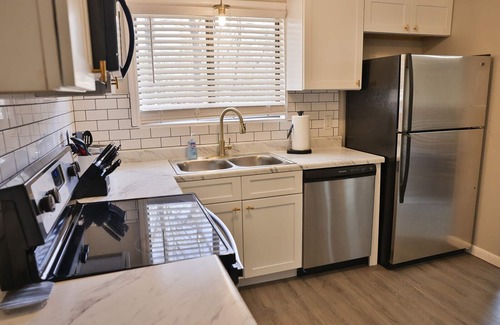Anniston House | Golden Springs Stepless Rancher with GAMEROOM!
