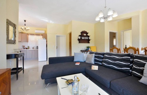Makrata Villa | Golden Sun Villa