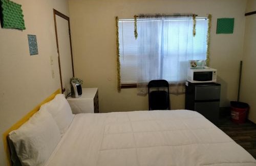 Lawton Apartment | Golden Sunflower's Apt C1