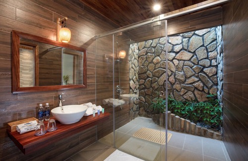 Ong Lang Hotel | Golden Topaz Resort