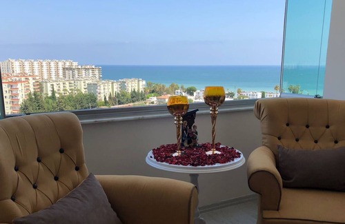 Kargıpınarı Apartment | GoldenPark King Suites with Balcony & Sea view
