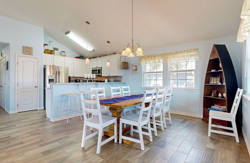 Leeward Sands House | Golf Cart Access, Pet Friendly, Parking for 4