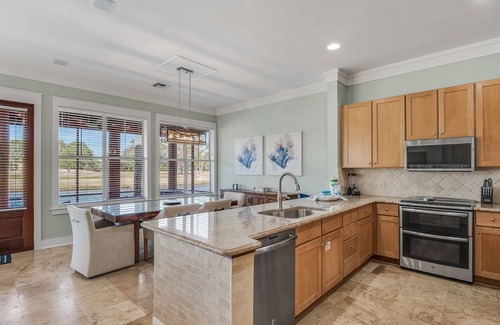 Sandestin House | Golf Cart ~ Two Master Suites ~ Outdoor Seating Area ~ Lake Views