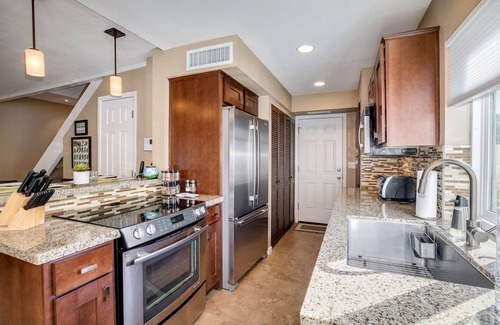 Ahwatukee Foothills House | Golf Community Townhouse with Amenities Galore! 6M Min.