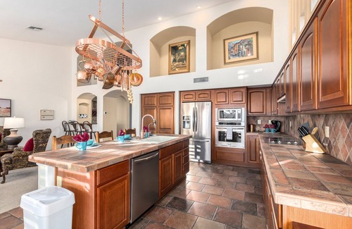 Oakwood House | Golf Course Beauty Oakwood Sun Lakes 55+! Sparkling Pool. Dog Friendly.
