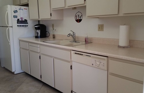 Sun City House | Golf Course Home in Sun City, 11 minutes from State Farm Stadium, pet friendly