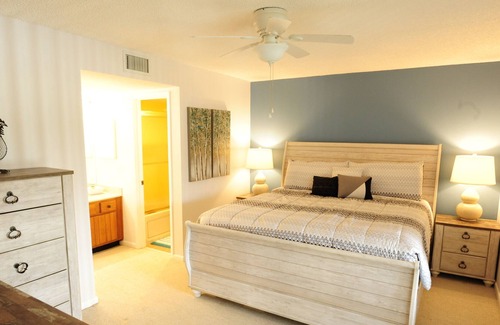 Lake Wales Condo | Golf course, pool, hot tub, and tennis courts: Lake Wales Country Club oasis