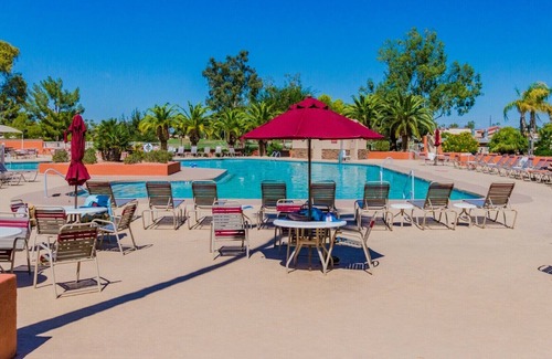Cottonwood House | Golf Course Retreat!