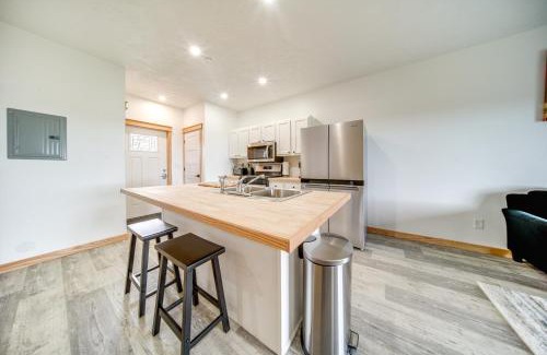 Erie Apartment | Golf Course View Centrally Located Condo in Erie