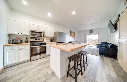 Erie Condo | Golf Course View: Centrally Located Condo in Erie