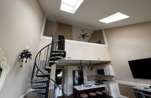 Vernon Condo | Golf Front | Mtn Views | Updated | Modern | SPA Shower | SPA Tub | 6 - 4