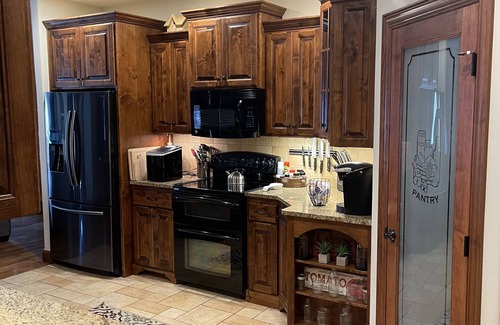 Brookline Station House | Golf Getaway-Large Families Welcome!