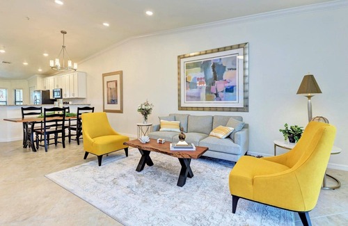Lakewood Ranch Condo | Golf/Lake Views, Larger Corner Condo, King/Queen