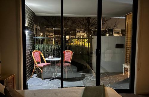 Cheltenham Bed & Breakfast | Golf Sandbelt Private Room with Ensuite inc Breakfast