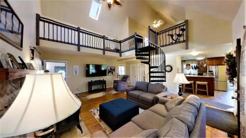 Monterey House | Golf & Southern Comfort Cape with Loft at The Cove