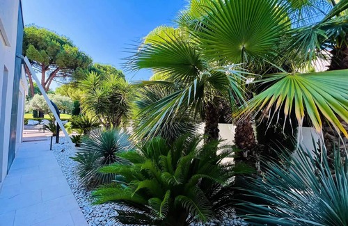 La Grande-Motte Villa | Golf Villa - Houses & Villas for 12 People