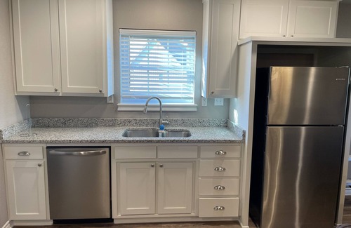 Bowie House | GOLFERS⛳️GETAWAY! 2/2 home on Twisted Oaks golf course, within minutes of lake