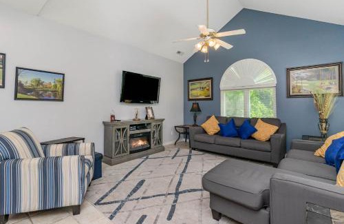Arcadian Shores Apartment | Golfers Paradise - 3 bedroom, 3 bath villa in Canterbury Court villa