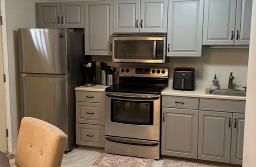 Waterbury Condo | Golfing, Lake View 2-Br, 1.5 Ba condo in Waterbury with fireplace, AC and Garage