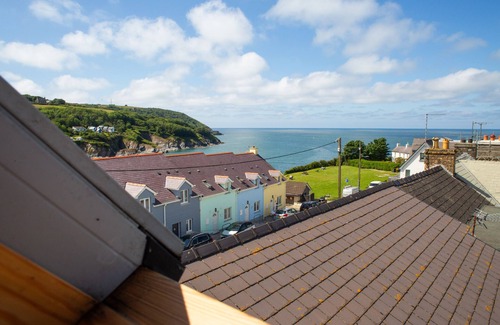 Aberporth House | Golwgfor Seaview by Aberporth Beach Holidays