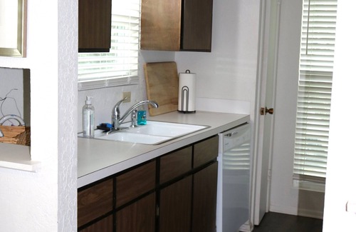 Rockport Condo | Gone Coastal - Three-bedroom condo in fabulous Rockport, Texas.