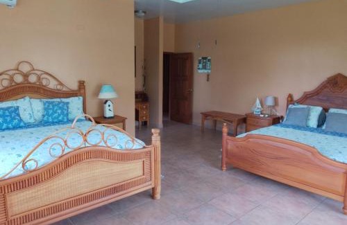 Boca Chica Bed & Breakfast | Gone Fishing Panama Resort