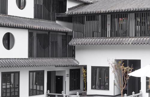 Kunming City Centre Hotel | Gongxili-Xijian Hotel - Kunming Dongfeng East Road Dashuying Metro Station
