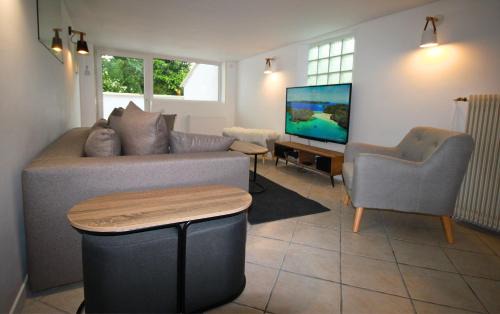 Saint-Leu-la-Foret House | Good travel