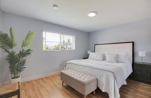 Goleta House | Goodland Blue House