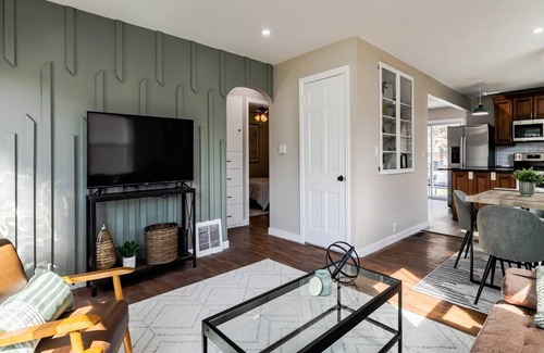 Lansing House | Goodrich Leisure 3 bed/1 bath