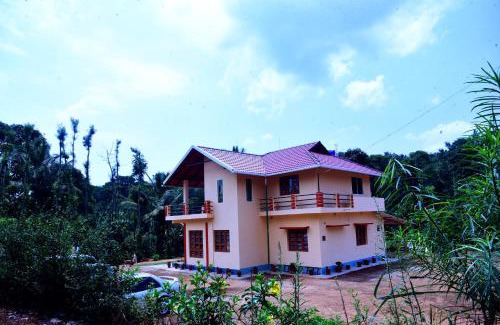 Mudigere House | GoodVibes Homestay - Water Stream & Estate